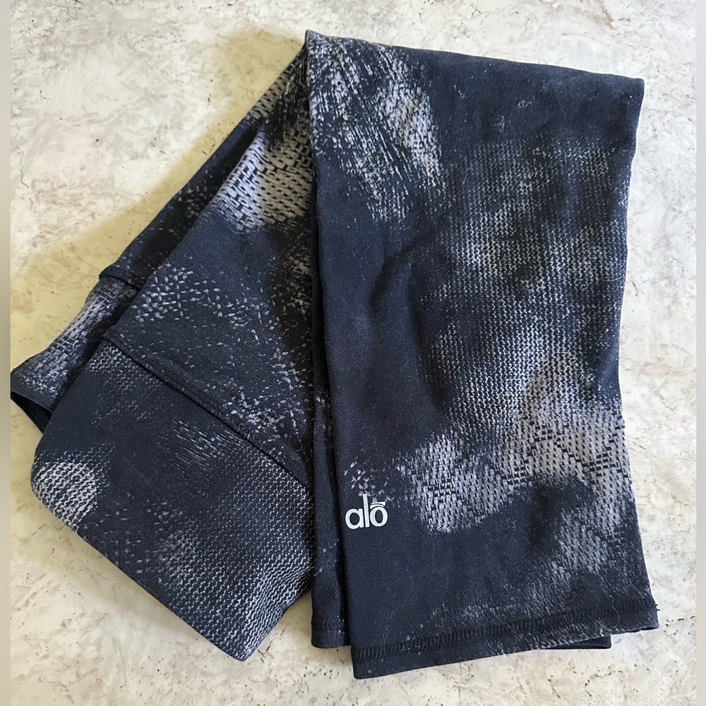 Alo Yoga Capri Leggings